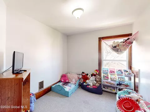 Bedroom - 113 Rose St, Cobleskill, NY 12043 photo 8 of 10