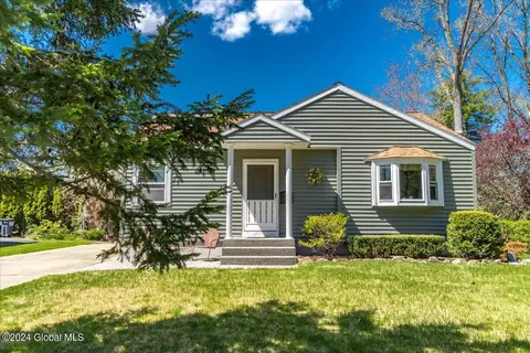 73 Glendale Rd, Latham, NY 12110