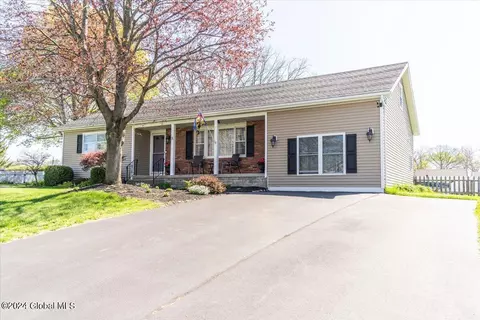 8 Vista Dr, Scotia, NY 12302
