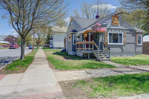 202 S 1st St, Northville, NY 12134