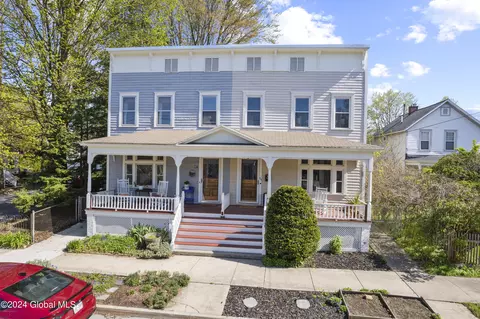 55 Walton St, Saratoga Springs, NY 12866