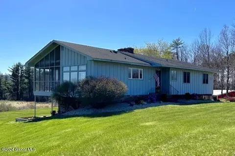 2830 W Old State Rd, Schenectady, NY 12303