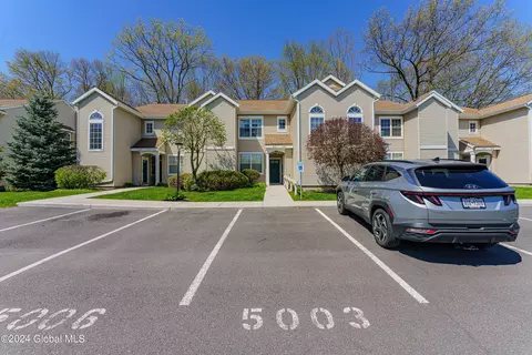 5003 S Forest Point Dr #5003, Clifton Park, NY 12065