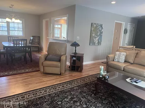 25 Hadel Rd, Glenville, NY 12302 photo 3