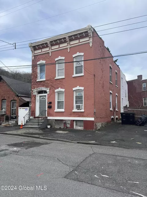 1038 6th Ave, Troy, NY 12180