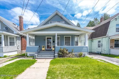 831 Vischer Ave, Schenectady, NY 12306