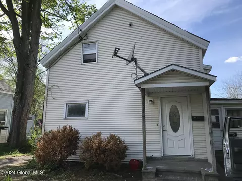10 Fifth St, South Glens Falls, NY 12803