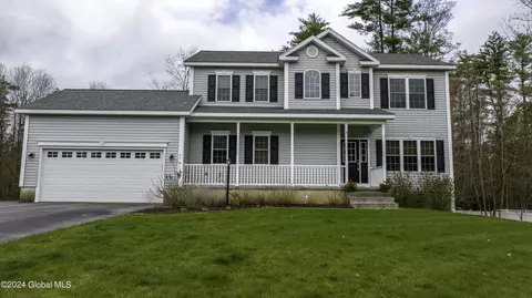 46 Burnham Rd, Wilton, NY 12831
