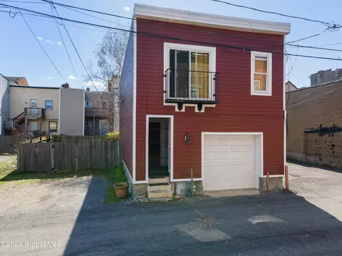 4 5 Garden Aly, Albany, NY 12210