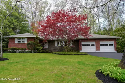 22 Robin Ln, Waterford, NY 12188