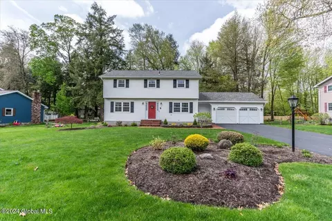 17 Sandstone Dr, Burnt Hills, NY 12027