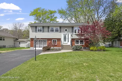 4 Felicia Ct, Albany, NY 12205