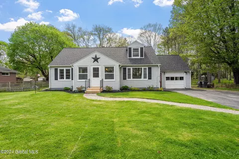 243 Stage Rd, Ballston Lake, NY 12019