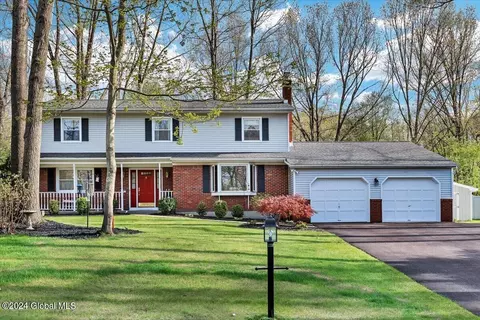 5 Augusta Ct, Clifton Park, NY 12065