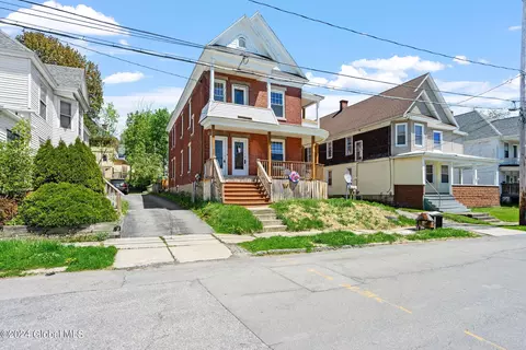9 Mcclellan Ave, Amsterdam, NY 12010