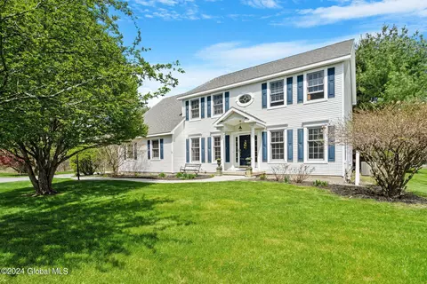 209 Longhouse Ln, Slingerlands, NY 12159