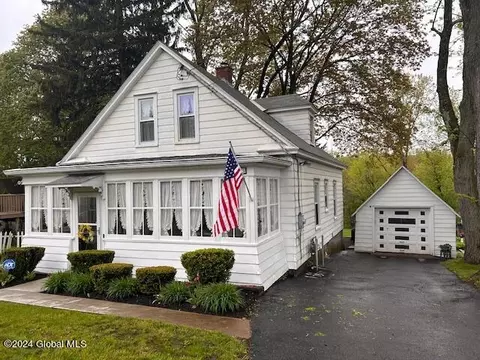 2605 Balltown Rd, Niskayuna, NY 12309