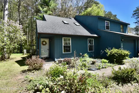 204 Arrow Wood Pl, Malta, NY 12020