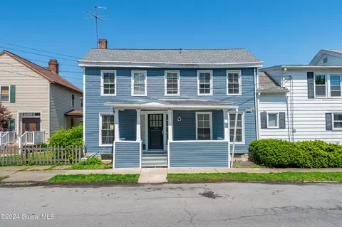 41 Middle St, Waterford, NY 12188