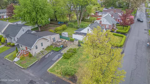 1 Reamer St, Colonie, NY 12205