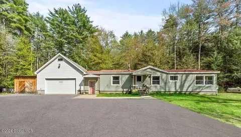 1705 Call St, Lake Luzerne, NY 12846