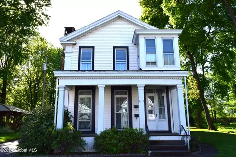 62 Saratoga Ave, Waterford, NY 12188
