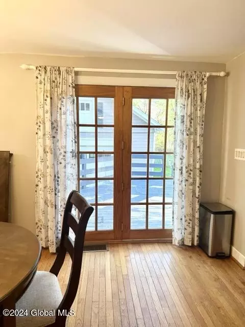 52 Hudson Ave, Delmar, NY 12054 photo 4