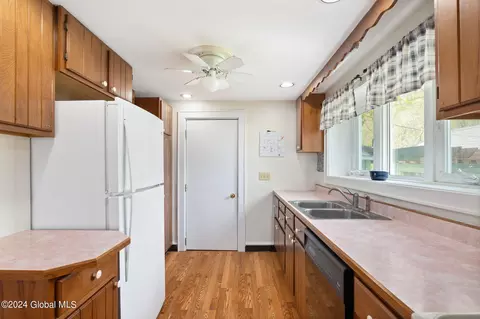 106 Jefferson Ave, Cobleskill, NY 12043 photo 12