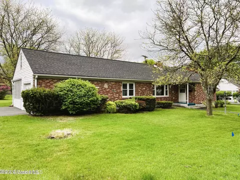 15 Venezio Ave, Albany, NY 12203