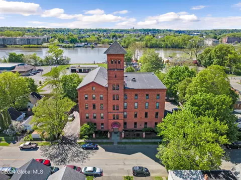 387 3rd Ave #304, Troy, NY 12182