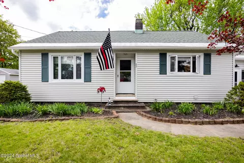 43 Stewart Ave, South Glens Falls, NY 12803