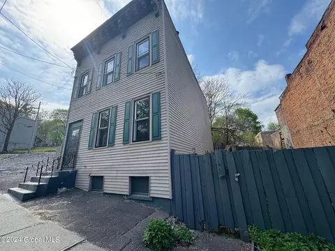 87 Elizabeth St, Albany, NY 12202
