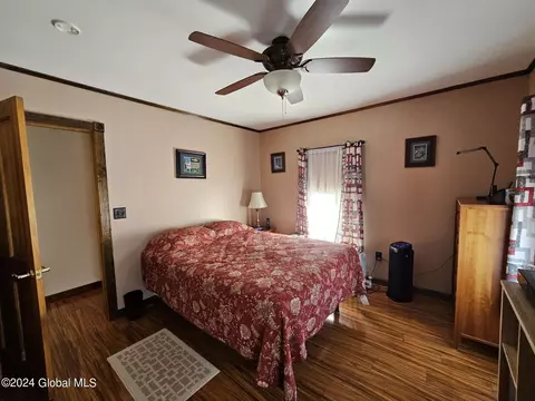 114 Oak St, Corinth, NY 12822 photo 37