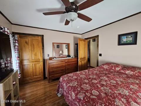 114 Oak St, Corinth, NY 12822 photo 38