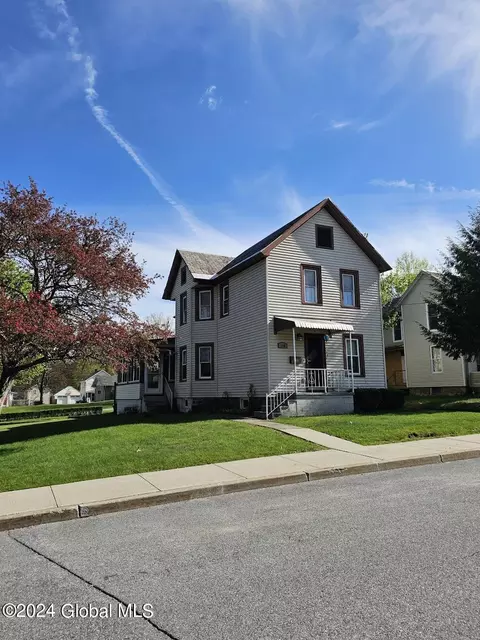 114 Oak St, Corinth, NY 12822 photo 2