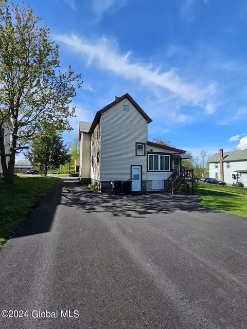 114 Oak St, Corinth, NY 12822 photo 6