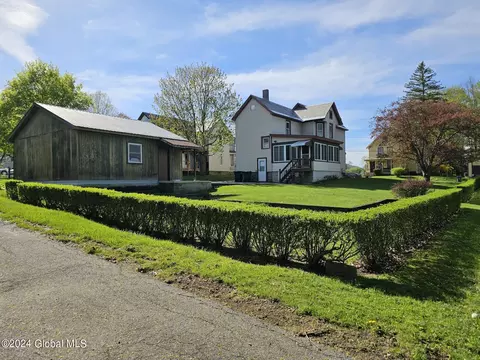 114 Oak St, Corinth, NY 12822 photo 9