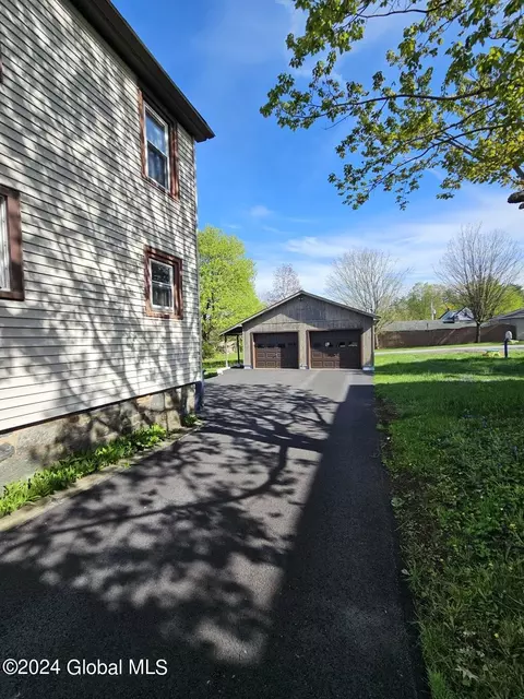 114 Oak St, Corinth, NY 12822 photo 4