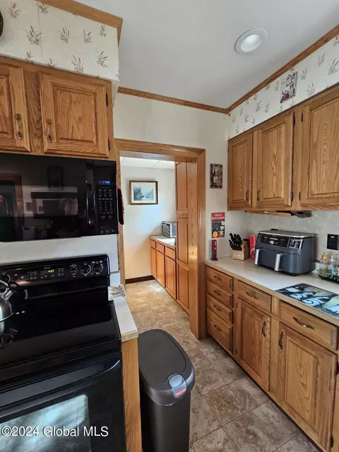 114 Oak St, Corinth, NY 12822 photo 25