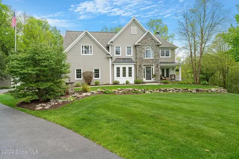 1 Settlers Rdg S, Malta, NY 12020