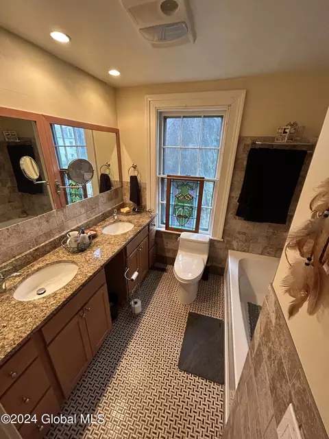 21 Front St, Schenectady, NY 12305 photo 10
