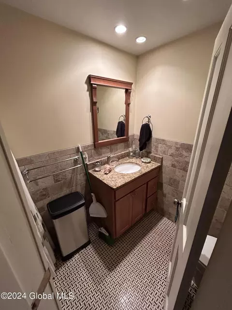 21 Front St, Schenectady, NY 12305 photo 5