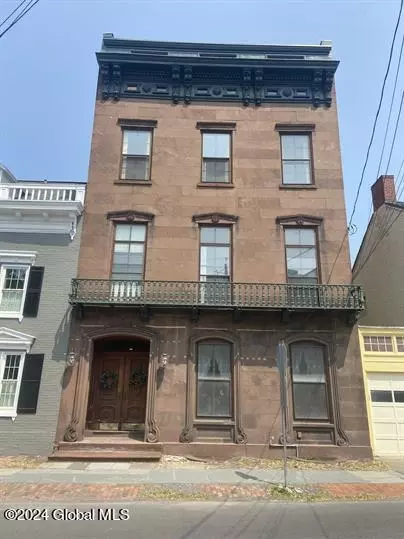 21 Front St, Schenectady, NY 12305