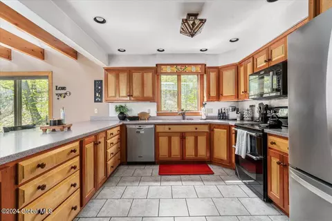 Kitchen - 40-72 Cramer Rd, Argyle, NY 12809 photo 2 of 6