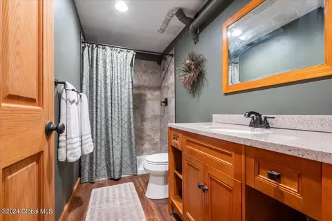 Bath - 40-72 Cramer Rd, Argyle, NY 12809 photo 3 of 7