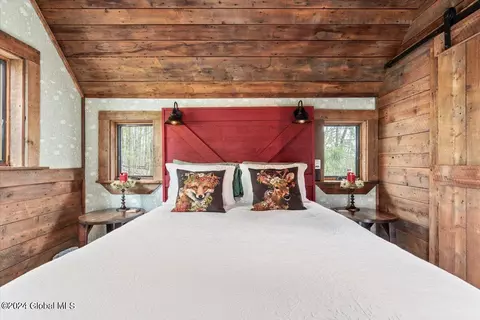 Bedroom - 40-72 Cramer Rd, Argyle, NY 12809 photo 10 of 12