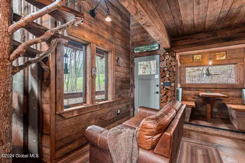Entry Way - 40-72 Cramer Rd, Argyle, NY 12809 photo 4 of 4