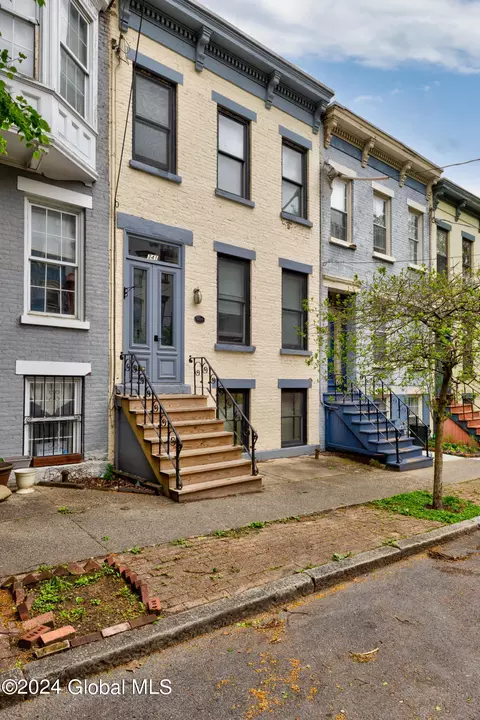 341 Hudson Ave, Albany, NY 12210