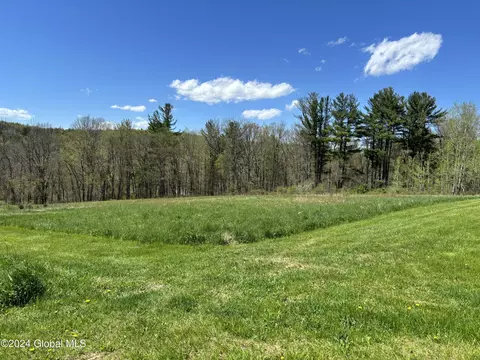 3 Preusser Rd, Craryville, NY 12521