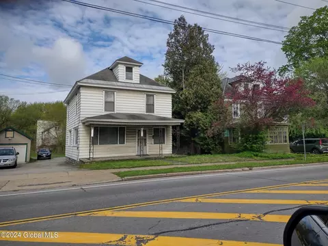 5 S Comrie Ave, Johnstown, NY 12095